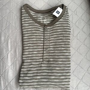 NWT Men’s Gap Long sleeve Shirt